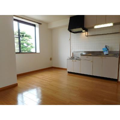 エスカージ 202【管理NO：1-006361901-02020】 ★家具家電は申し込み後に搬入します★ ★2026年10月中旬入居可能★の物件画像