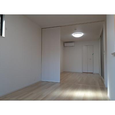 コンテ　Ｍ 101【管理NO：1-025686601-01010】 ★家具家電は申し込み後に搬入します★ ★2026年10月下旬入居可能★の物件画像