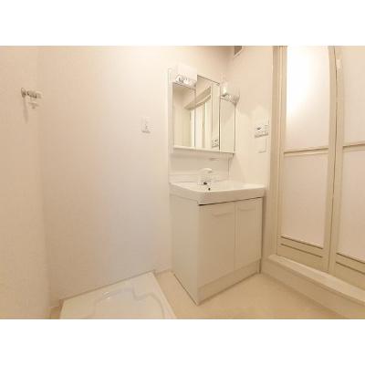 アプローズ　Ⅲ 101【管理NO：1-026392403-01010】 ★家具家電は申し込み後に搬入します★の物件画像