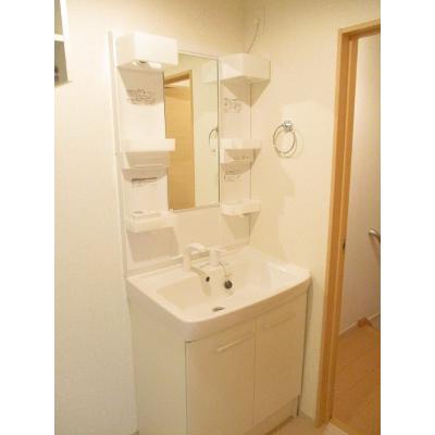 ビオーラ糸米 201【管理NO：1-019234501-02010】 ★家具家電は申し込み後に搬入します★ ★2026年10月中旬入居可能★の物件画像