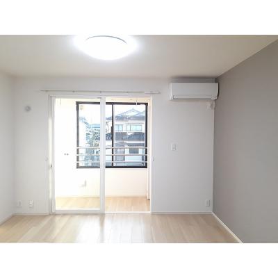 ヒカルサ高岡角ウエスト 201【管理NO：1-027529901-02010】 ★家具家電は申し込み後に搬入します★ ★2026年11月中旬入居可能★の物件画像