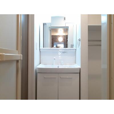 ヒカルサ高岡角ウエスト 201【管理NO：1-027529901-02010】 ★家具家電は申し込み後に搬入します★ ★2026年11月中旬入居可能★の物件画像