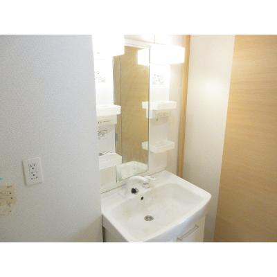 アルバータⅥ 101【管理NO：1-017689901-01010】 ★家具家電は申し込み後に搬入します★ ★2026年11月上旬入居可能★の物件画像