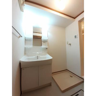 エンペラーヒルズ平手 102【管理NO：1-011771001-01020】 ★家具家電は申し込み後に搬入します★ ★2026年10月中旬入居可能★の物件画像