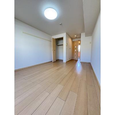 エアリーイースト 102【管理NO：1-015193501-01020】 ★家具家電は申し込み後に搬入します★の物件画像