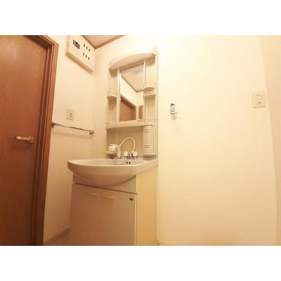 メイプル参番館 101【管理NO：1-005687003-01010】 ★家具家電は申し込み後に搬入します★ ★2026年10月下旬入居可能★の物件画像