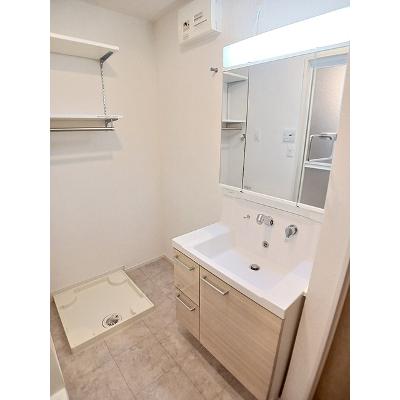 ロンガ　ヴィータ和泉Ⅱ 101【管理NO：1-026210701-01010】 ★家具家電は申し込み後に搬入します★の物件画像