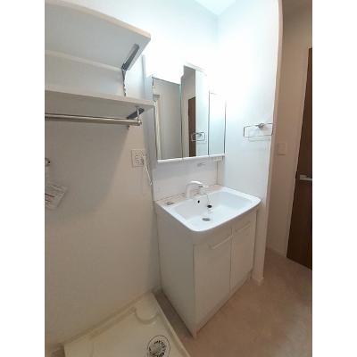 Ｒｏｓｅｃｏｌｏｒ　Ｂ 104【管理NO：1-027030602-01040】 ★家具家電は申し込み後に搬入します★の物件画像