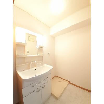 ラフィナート　カメリア 102【管理NO：1-014857402-01020】 ★家具家電は申し込み後に搬入します★ ★2026年11月上旬入居可能★の物件画像