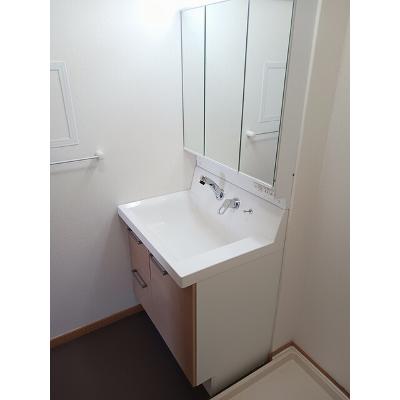 ローズアイズ 201【管理NO：1-014435901-02010】 ★家具家電は申し込み後に搬入します★ ★2026年11月上旬入居可能★の物件画像