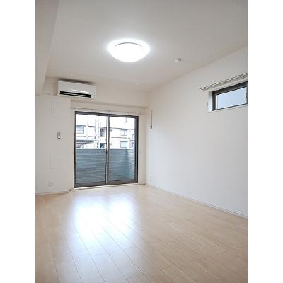 ヒプソフィア 105【管理NO：1-024943101-01050】 ★家具家電は申し込み後に搬入します★の物件画像