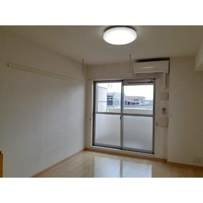 フェニックス 402【管理NO：1-015753401-04020】 ★家具家電は申し込み後に搬入します★ ★2026年11月中旬入居可能★の物件画像