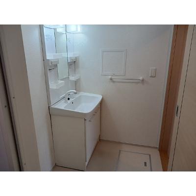 カレント　湘南 201【管理NO：1-019309001-02010】 ★家具家電は申し込み後に搬入します★の物件画像