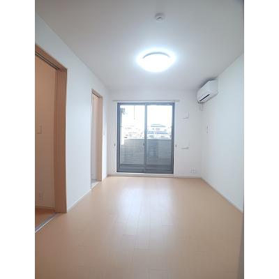 ビューラ塩津南田 105【管理NO：1-017453701-01040】 ★家具家電は申し込み後に搬入します★の物件画像