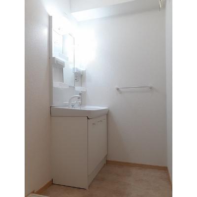 アイリス 102【管理NO：1-016506001-01020】 ★家具家電は申し込み後に搬入します★ ★2026年11月上旬入居可能★の物件画像