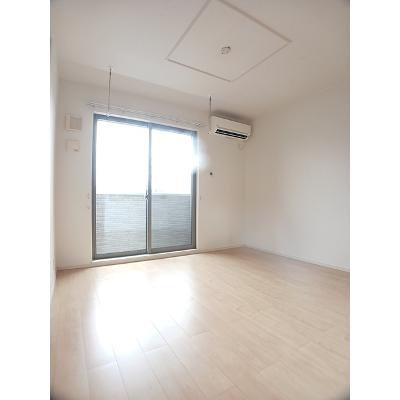 クレメント 101【管理NO：1-023508501-01010】 ★家具家電は申し込み後に搬入します★の物件画像