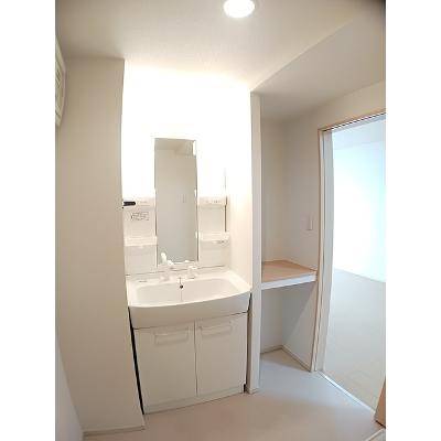レオ・レグルス 102【管理NO：1-018349001-01020】 ★家具家電は申し込み後に搬入します★の物件画像
