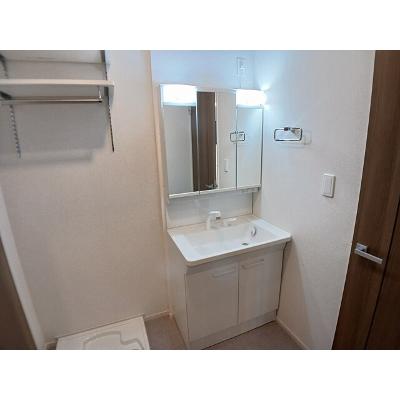 ショー・Ｔ 101【管理NO：1-028142101-01010】 ★家具家電は申し込み後に搬入します★の物件画像