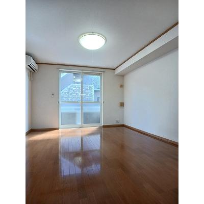 シャルル道後 101【管理NO：1-013158801-01010】 ★家具家電は申し込み後に搬入します★の物件画像