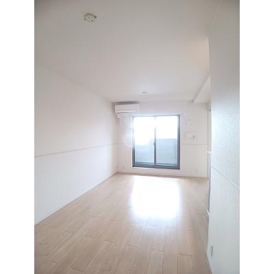 シュロスＢ 203【管理NO：1-025108702-02030】 ★家具家電は申し込み後に搬入します★の物件画像