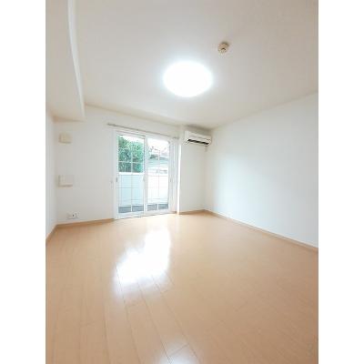 ブリーゼ 102【管理NO：1-015885601-01020】 ★家具家電は申し込み後に搬入します★ ★2026年11月上旬入居可能★の物件画像