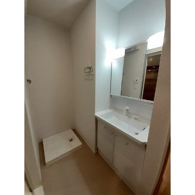 ラルース　Ｂ 201【管理NO：1-027337602-02010】 ★家具家電は申し込み後に搬入します★ ★2026年11月中旬入居可能★の物件画像