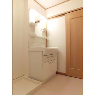 フォレスタ　ロヴィーネ　１ 201【管理NO：1-013579301-02010】 ★家具家電は申し込み後に搬入します★の物件画像