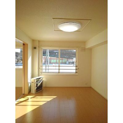セクション　ヴィラ 202【管理NO：1-017968201-02020】 ★家具家電は申し込み後に搬入します★ ★2026年11月下旬入居可能★の物件画像