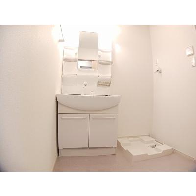 フル－ル　ドゥ　スリジェ 205【管理NO：1-019139401-02050】 ★家具家電は申し込み後に搬入します★の物件画像