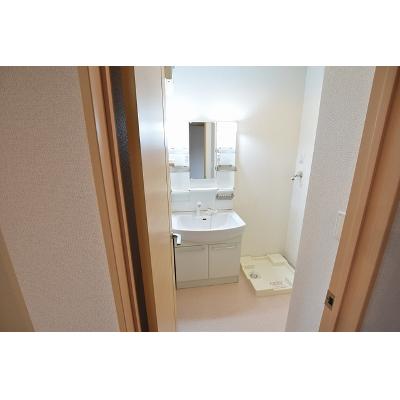 グランディア　トロワ 106【管理NO：1-019448503-01050】 ★家具家電は申し込み後に搬入します★ ★2026年11月中旬入居可能★の物件画像