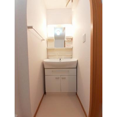 カーサ・セレノ 101【管理NO：1-013802001-01010】 ★家具家電は申し込み後に搬入します★の物件画像