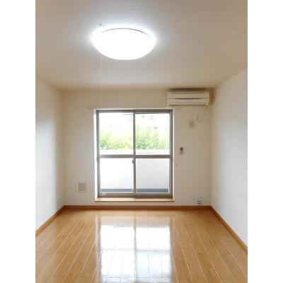 パインプラザ 201【管理NO：1-014315401-02010】 ★家具家電は申し込み後に搬入します★ ★2026年10月中旬入居可能★の物件画像
