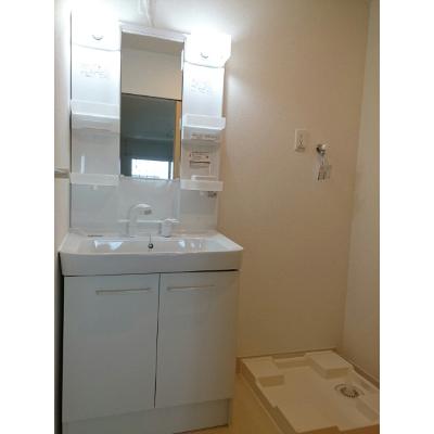 ホワイト　フォレスト 202【管理NO：1-020611901-02020】 ★家具家電は申し込み後に搬入します★ ★2026年11月中旬入居可能★の物件画像