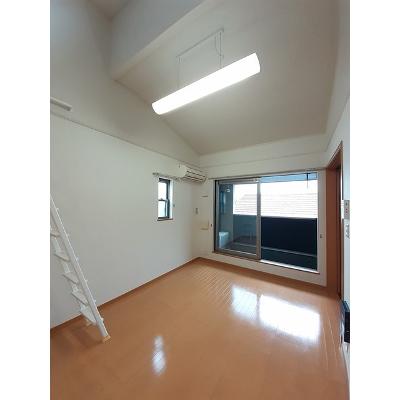 フィオーレ西都 201【管理NO：1-015069001-02010】 ★家具家電は申し込み後に搬入します★ ★2026年12月中旬入居可能★の物件画像