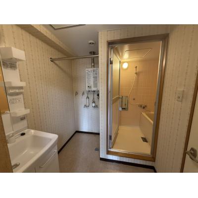 POROKARI旭川1条通B/エアコン/駐車場有/複数室の物件画像