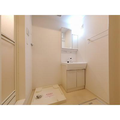 グラン８ 102【管理NO：1-024215301-01020】 ★家具家電は申し込み後に搬入します★の物件画像