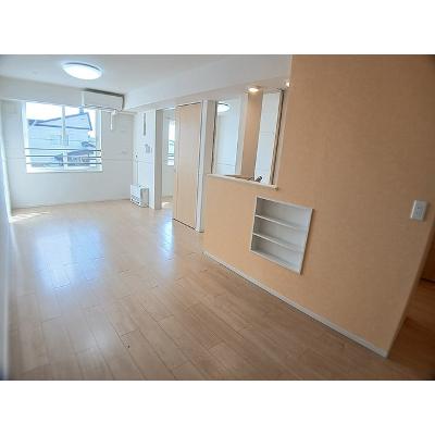ユパ 203【管理NO：1-023980801-02030】 ★家具家電は申し込み後に搬入します★の物件画像
