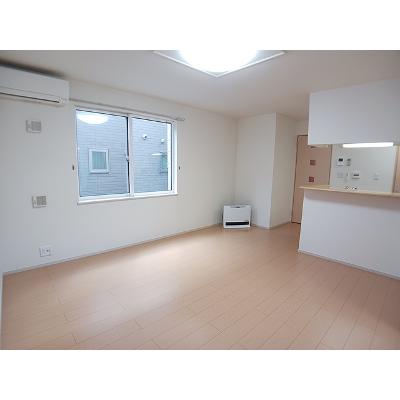 バース　プレイス 102【管理NO：1-019028801-01020】 ★家具家電は申し込み後に搬入します★の物件画像