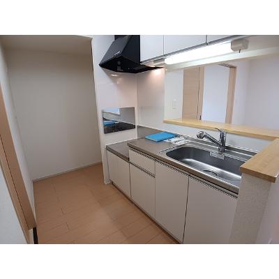 バース　プレイス 102【管理NO：1-019028801-01020】 ★家具家電は申し込み後に搬入します★の物件画像