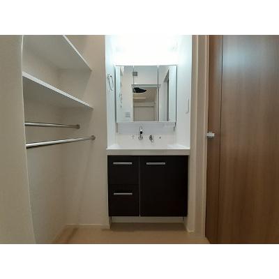 ロークアル 101【管理NO：1-027514401-01010】 ★家具家電は申し込み後に搬入します★ ★2026年12月中旬入居可能★の物件画像
