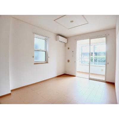 ロザージュ 101【管理NO：1-015048001-01010】 ★家具家電は申し込み後に搬入します★の物件画像