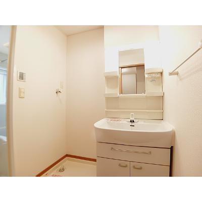 ロザージュ 101【管理NO：1-015048001-01010】 ★家具家電は申し込み後に搬入します★の物件画像