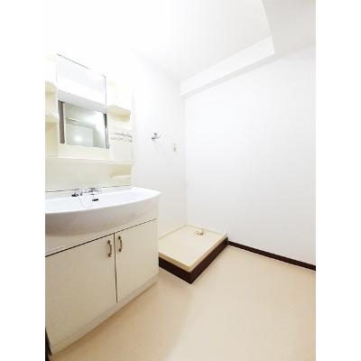 エクセル 201【管理NO：1-005207301-02010】 ★家具家電は申し込み後に搬入します★ ★2026年11月中旬入居可能★の物件画像