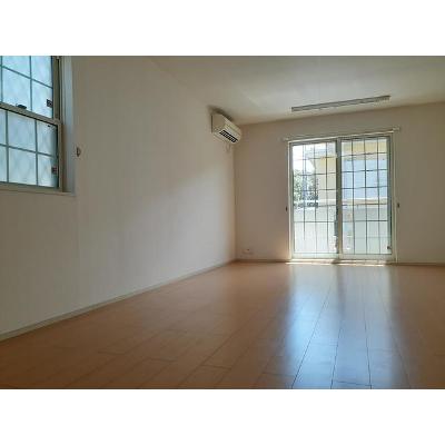 タウンコート中川 101【管理NO：1-017484801-01010】 ★家具家電は申し込み後に搬入します★ ★2026年11月中旬入居可能★の物件画像