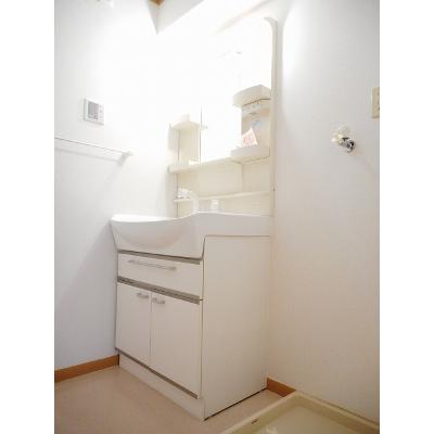 サンフラワー　Ｂ 202【管理NO：1-011915502-02020】 ★家具家電は申し込み後に搬入します★ ★2026年10月下旬入居可能★の物件画像
