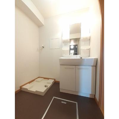 ケ－マ・ハ－モニ－１番館 203【管理NO：1-015428401-02030】 ★家具家電は申し込み後に搬入します★の物件画像