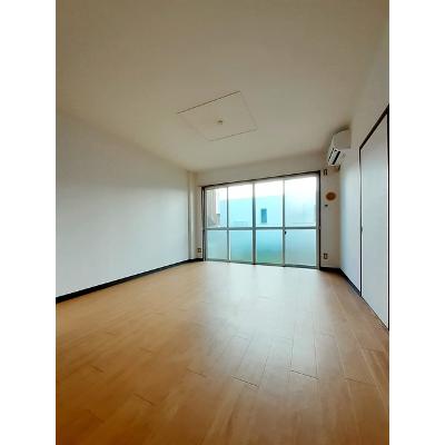 ホワイトハウス 103【管理NO：1-004318301-01030】 ★家具家電は申し込み後に搬入します★ ★2026年11月中旬入居可能★の物件画像