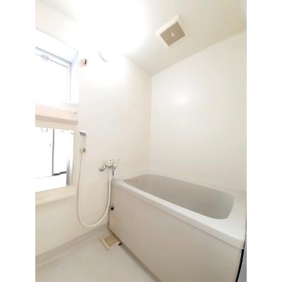 ホワイトハウス 103【管理NO：1-004318301-01030】 ★家具家電は申し込み後に搬入します★ ★2026年11月中旬入居可能★の物件画像