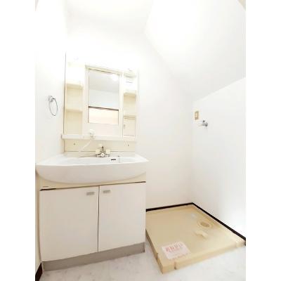 ホワイトハウス 103【管理NO：1-004318301-01030】 ★家具家電は申し込み後に搬入します★ ★2026年11月中旬入居可能★の物件画像