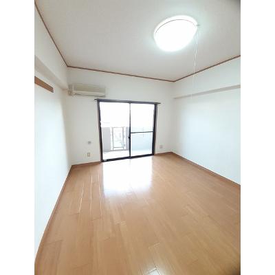 サムデイ小郡 404【管理NO：1-011853201-04040】 ★家具家電は申し込み後に搬入します★ ★2026年11月中旬入居可能★の物件画像